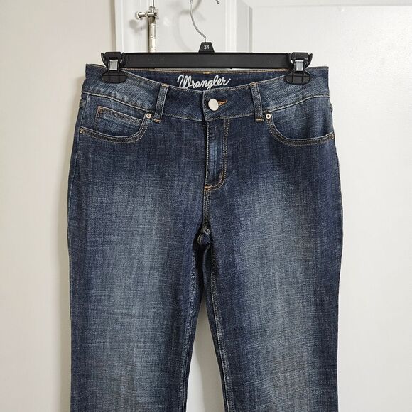 Wrangler Bootcut Jeans Women's 11x32 (30x31.5) Blue Embroidered Logo Patch EUC - Picture 4 of 9